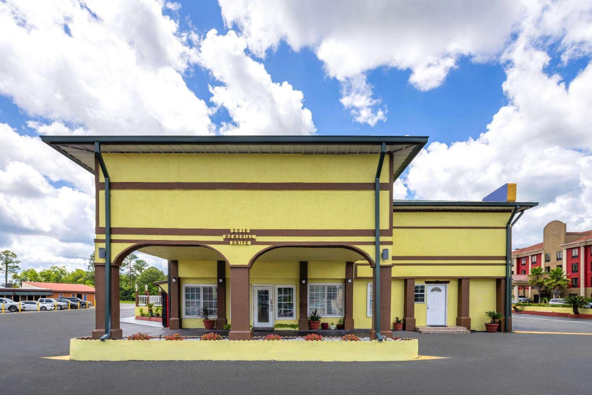 Days Inn By Wyndham Waycross Exterior photo